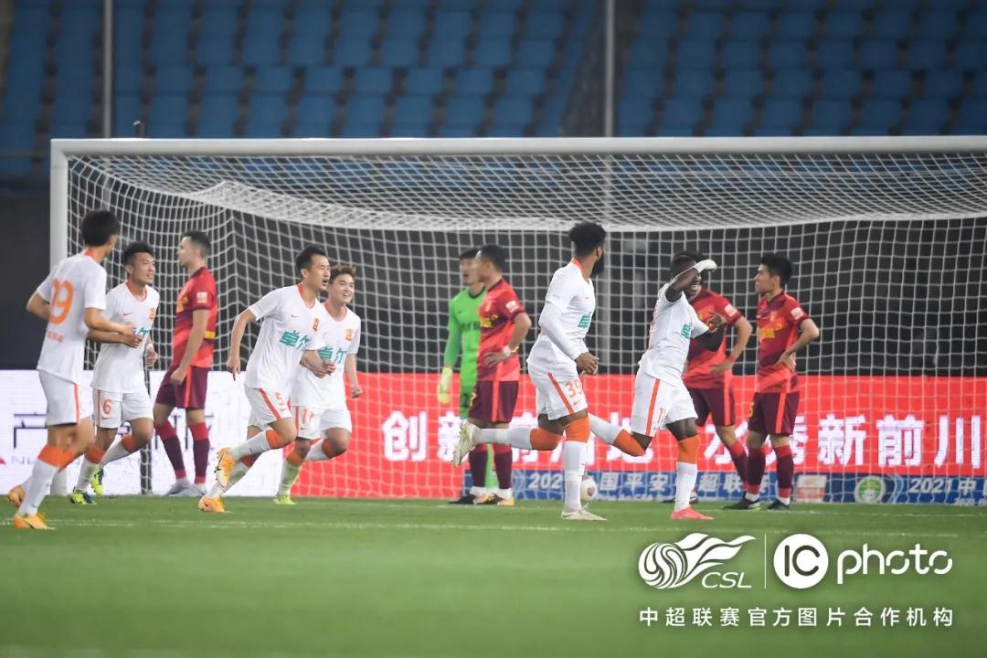 فرق الدوري الأميركي تحصل على أولوية الكشف عن كورونا بينما ينتظر المواطنون انتقادات واسعة