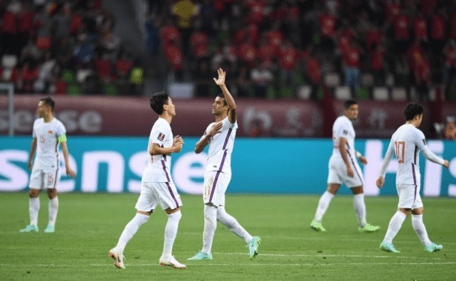 الخليفي يحذر مبابيلن نسمح برحيلك مجاناً إما التمديد أو الرحيل  